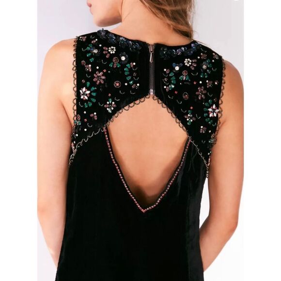 Ecote’ Jasmina crystal embellished black velvet sleeveless shift dress - Picture 3 of 12